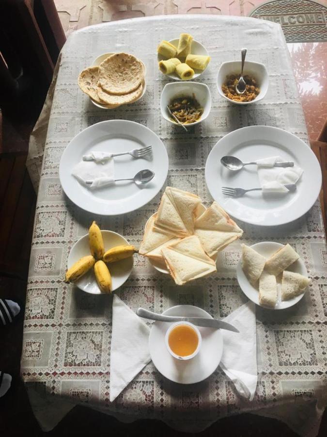 פולונרואה Malee Homestay מראה חיצוני תמונה