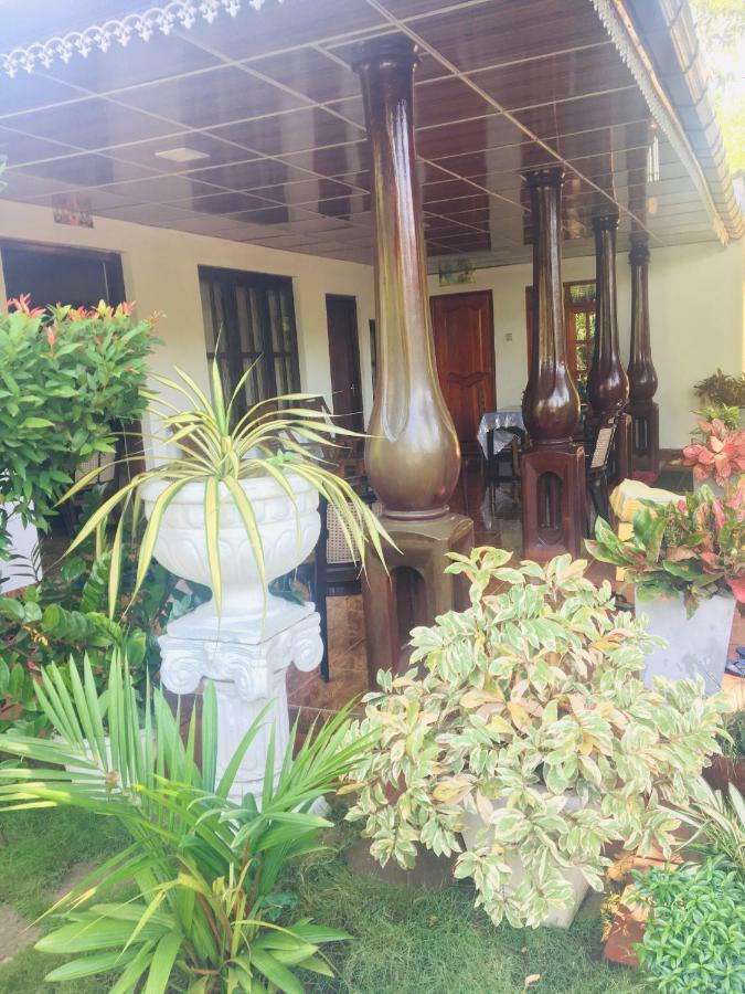 פולונרואה Malee Homestay מראה חיצוני תמונה